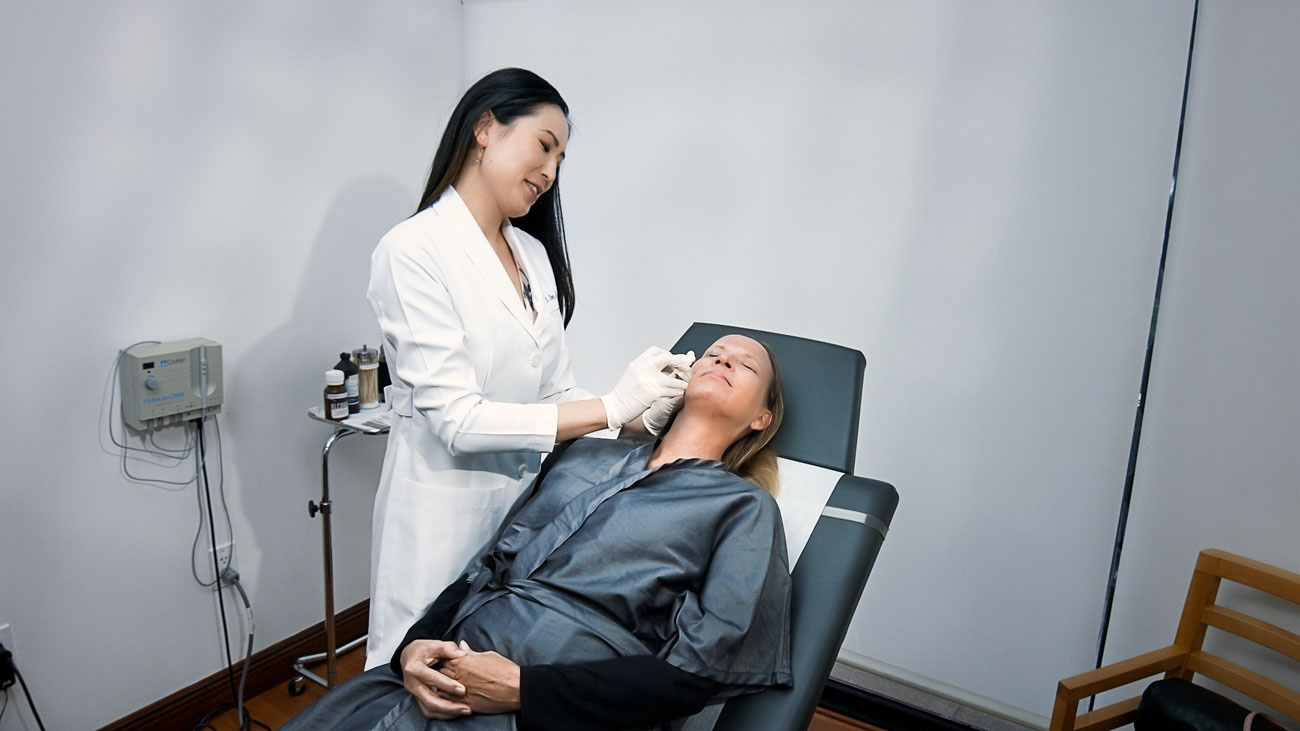 AquaGold Treatment Photography for Riverchase Dermatology and Cosmetic Surgery in Florida. Photo #6.